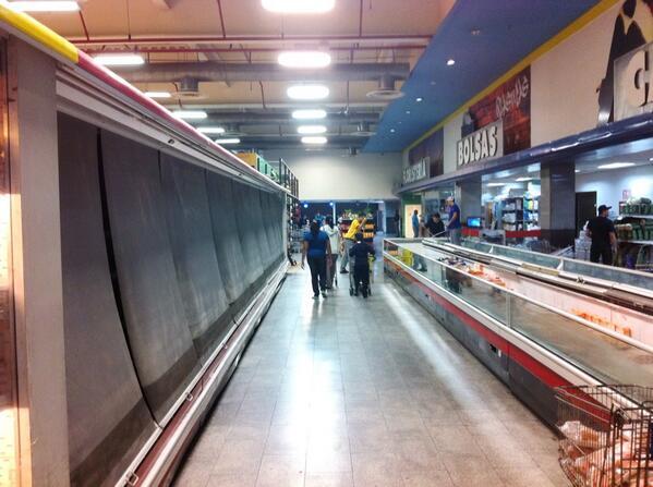 ReporteYa's tweet photo. Foto: Plan Suárez La Urbina hoy miércoles #5M  #Caracas cortesía de @Alien65 http://t.co/rsQYTtcFTj