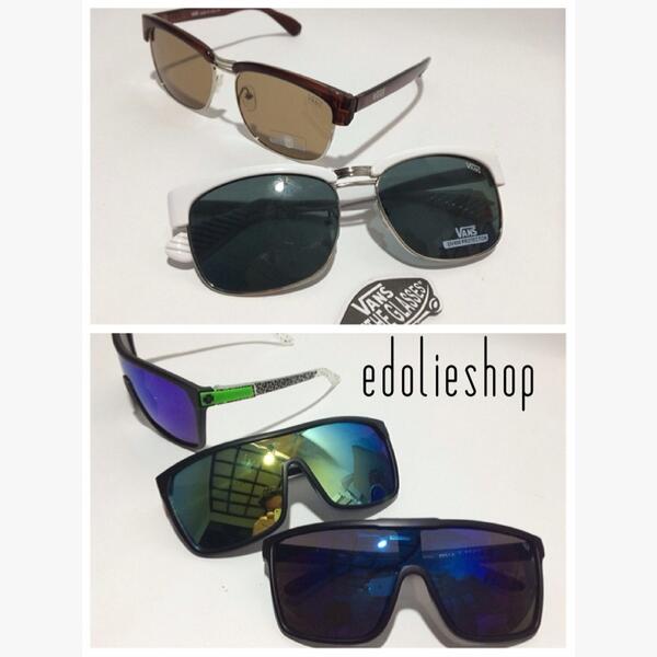 EdolieSHOP's tweet photo. Vans 4 brown-white and Spy full frame spider-black mirror-black IDR 80.000 http://t.co/nHAly9NSH5