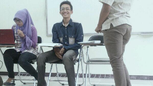 Plisss kalau presentasi ngga pake narsis ! @dennyachmad70