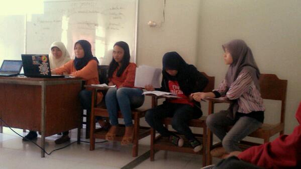 Presentasi Pend. Pemakai Perpustakaan 28-02-'14  <a href="/intannoktavia/">Intan Oktavia</a> <a href="/Hestymagfiroh/">Hesty</a> <a href="/sabrinalaras/">Larasati Nur Sabrina</a> <a href="/anis_ismanu/">Aniies</a>