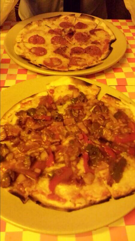 JACINTO_ML's tweet photo. Hoy ha tocado comida con @pepinro #rigoletto http://t.co/yj5siu1JHv