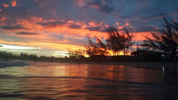 vickypinol's tweet photo. Terminando o #Carnaval2014 desse jeito ontem http://t.co/c4P1Ia3VN1