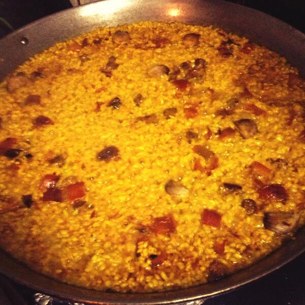 uniqueCD's tweet image. Mañana jueves cañas1€ y 3x2 en cubos!!con tu tapa de paella!!que no te lo cuenten!!SOMOS UNIQUE!!