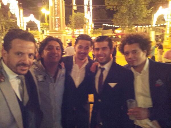 ManuelMonje's tweet photo. Con los niños en la feria del caballo http://t.co/hbiwXpwLoC