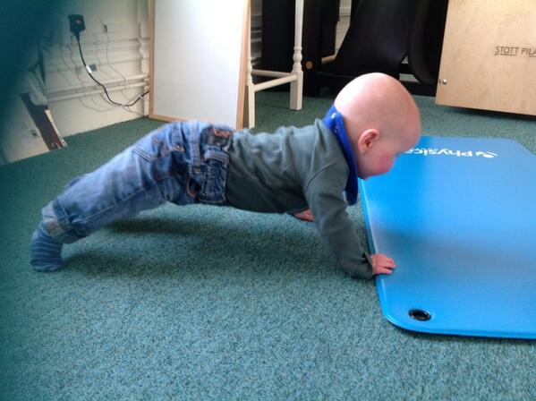 PilatesEimear's tweet photo. squeeze and lift, life is exciting! “@livingpilates: Wednesday afternoon plank from my youngest #pilates student! http://t.co/2kS1xOJa4O”