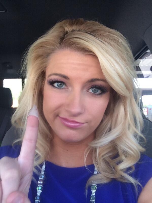 ChelseyTVHost's tweet image. Shooting a story can be dangerous. But this won't stop me! ;+) #DeepestPaperCutEver #OuchCharlie #JournalismProblems