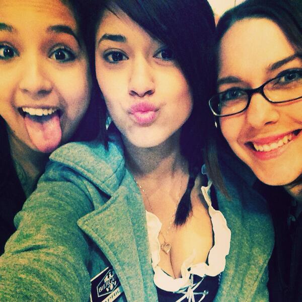 stormbaybay's tweet image. Last night at work the dream team! #beirgarten #serverstatus #barlife #makingmoney