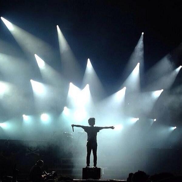 Lwalch14's tweet photo. #ilovethispic #soundwave2014 #greenday #Idiot http://t.co/I6ft7Ciios