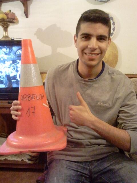AngelEscalante's tweet photo. Fotito con el mejor jugador del Real Madrid http://t.co/P8ofEwP10q