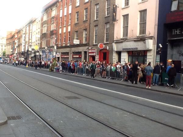 NoelMcHale's tweet image. The crowds are gathering @academydublin for  @FitzAndTantrums tonight