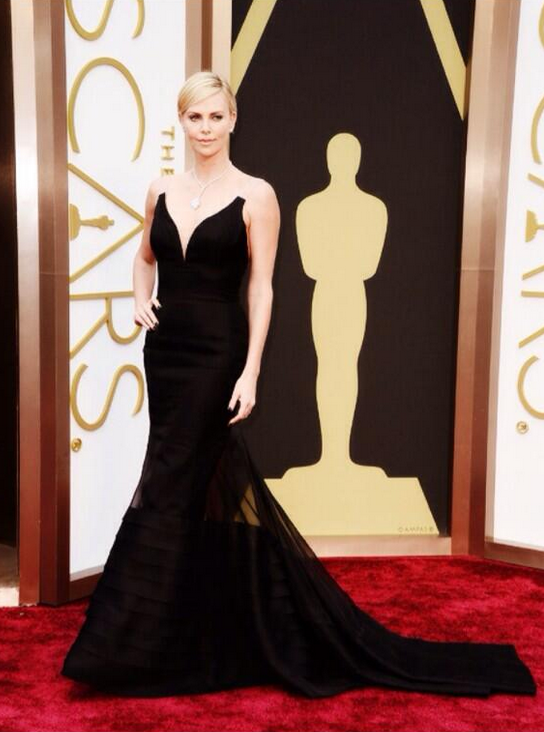 tueddy's tweet photo. Tendencias de #moda en los #Oscars2014. ¡Mira los musts de la alfombra roja! http://t.co/e49fS2amHh vía @VogueSpain http://t.co/zUjXzukHzZ