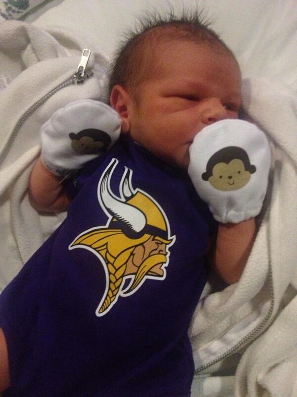 teel_emily's tweet photo. #LittleVikings http://t.co/v7qYWlvlqa