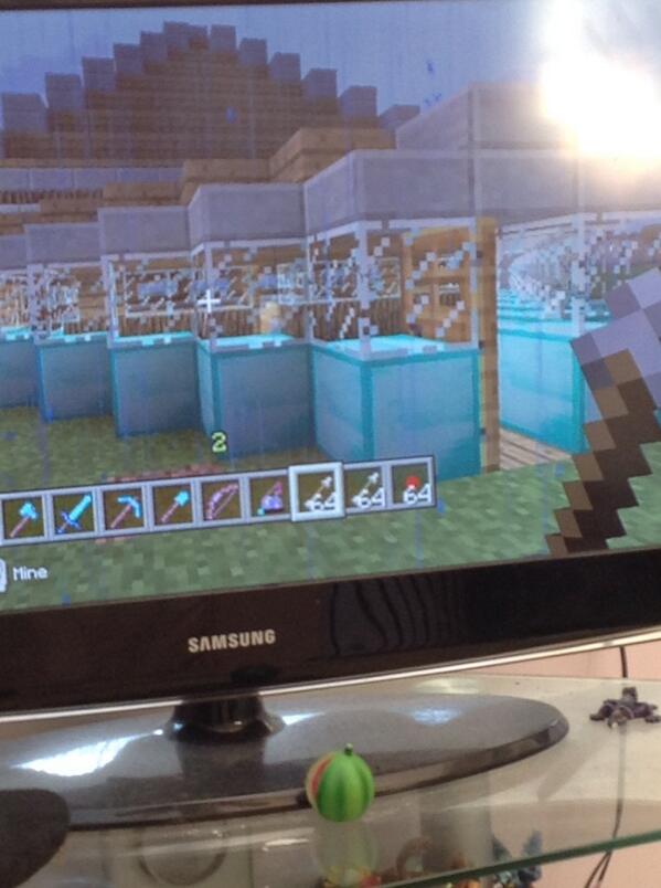 MiddLuke's tweet image. My friend done this for you