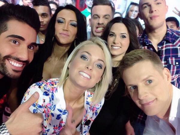 Mdelormeau's tweet image. Le selfie de #LeMag! J ai le bras plus long et musclé que Bradley cooper :) on doit battre 2,5 M de retweet !!! Go !