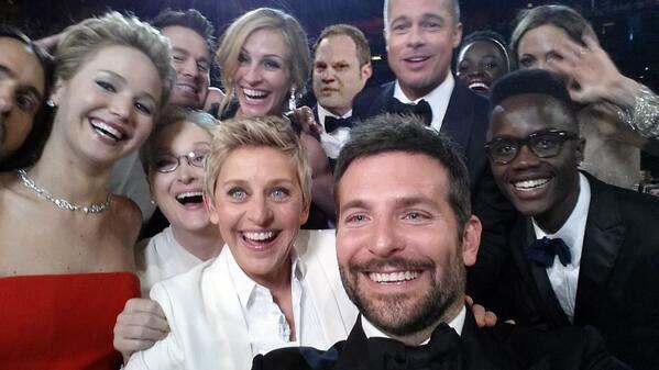 mykcrawford's tweet photo. . @700espn Osso strikes again! @TheEllenShow #Oscars #Oscars2014 http://t.co/62x0K9Xm5d