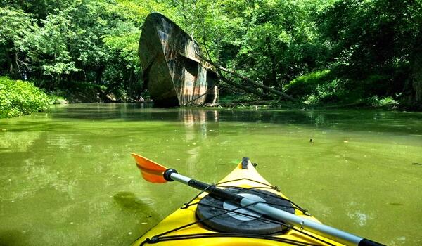 Kayaker Finds 110-Year-Old Ghost Ship in the Ohio River - bit.ly/1i7WM9z