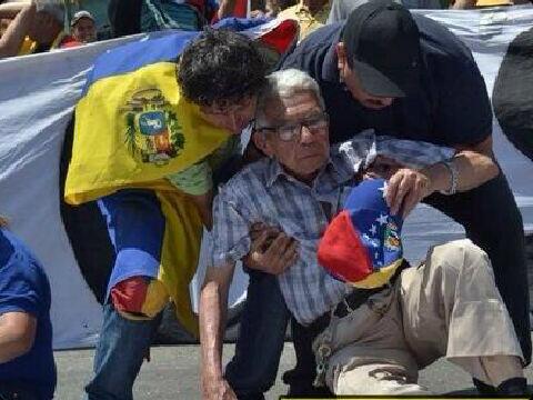 Info_Vzla's tweet image. No es de la CIA Ni gringo No es Paraco Ni guerrillero No es gringo Ni estuvo en los Oscar, Es un abuelo de Venezuela