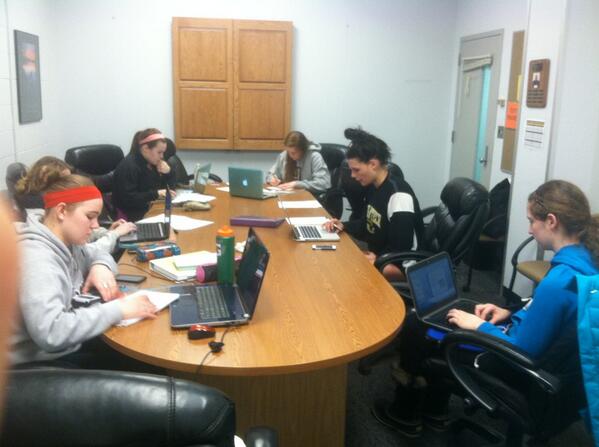 tuwvbkydsa's tweet image. #studytables