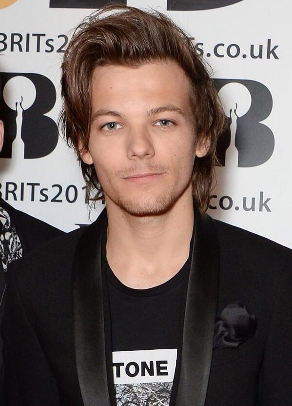 Loving1D____xx's tweet photo. RETWEET IF YOU LOVE LOUIS TOMLINSON

#VoteHarryStylesOz #KCA http://t.co/DeQSRs2PT0
