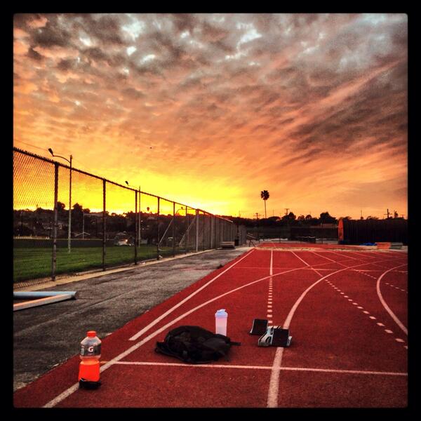 ajohnston87's tweet photo. After 2x300/150 drill I look up to this. A must share http://t.co/HTsZUoRdXH