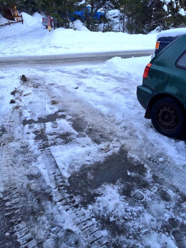 jamoyo's tweet photo. Managed to ski all morning &amp; shovel my driveway before the fluffy snow turned to cement. #100happydays #PerfectTiming http://t.co/AYn7NOpGve