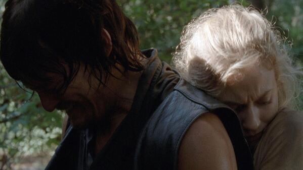TodoTWD's tweet photo. Necesitabas eso Daryl http://t.co/GzaRFPTfOK