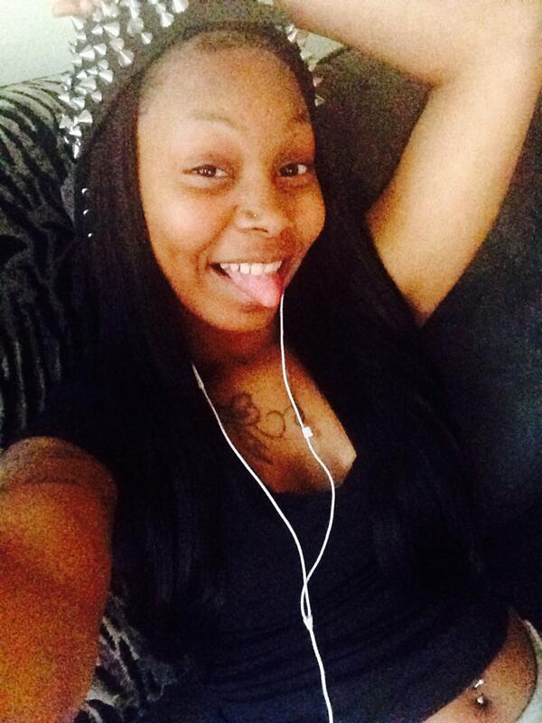_getemvee's tweet photo. Bored fee😩 http://t.co/kTiajG6CF5
