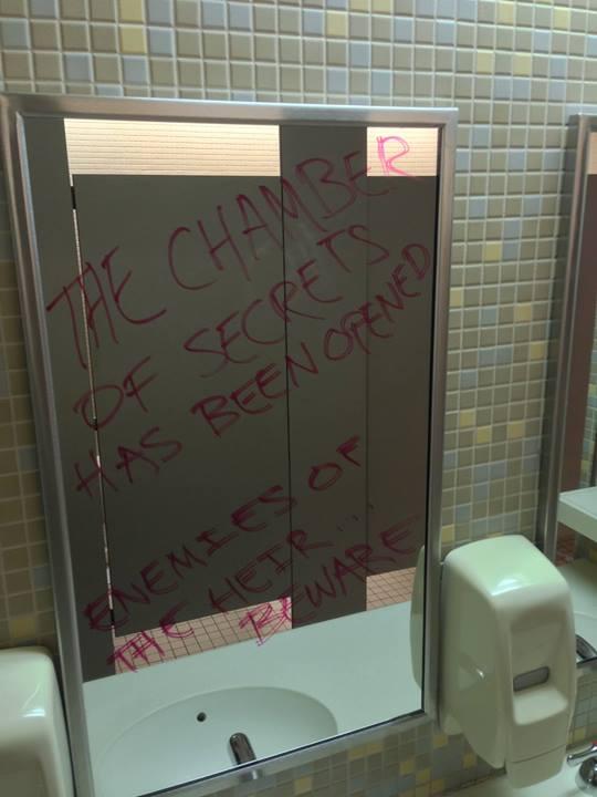 reimanbledsoe's tweet image. My school is absurd....