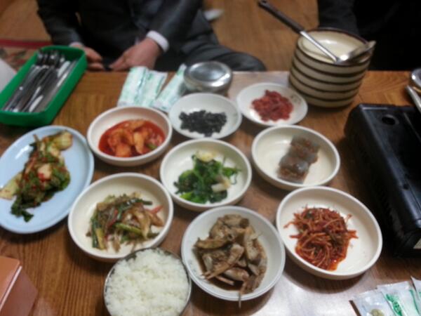 성남 최고의 전통시장 많이 쇄락했지만 여전히 성호시장이 최고입니다
재정비사업 주민설명 왔다가"사계절"식당에서 점심먹는중..
정갈하고 맛있겠죠?
트친여러분 점심 맛있게 드세요^^