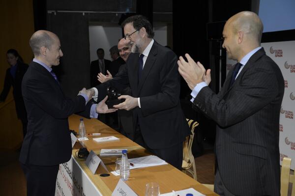 gowex's tweet photo. @jero_net recibe el #STARTEX de manos de @marianorajoy, Luis de Guindos y Jaime García-Legaz, #GFS14 Foto: @ICEX_ http://t.co/UoGK7FHTlH