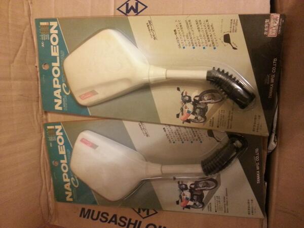 _Bongastar's tweet photo. ナポレオン届いた http://t.co/G5NAnVSypE