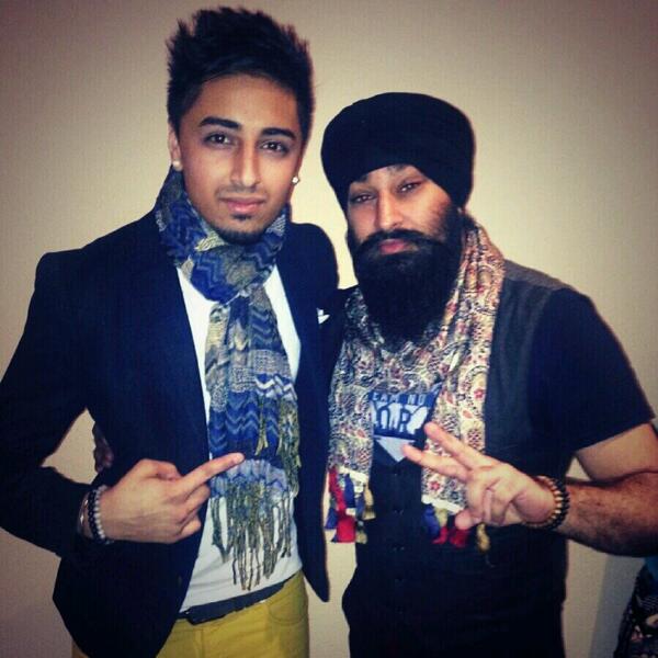 Shout out to my bro @sandhumusic for ripping it on stage yesterday! Check out our scarf game, its on point!