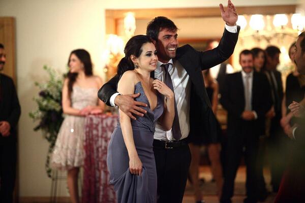 Yarın akşam yayınlanacak olan 43.Bölüm'den çok özel kareler on.fb.me/1fXdDbU