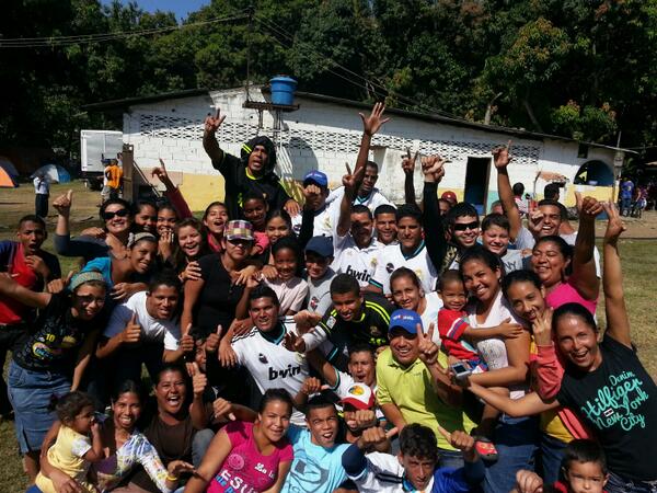 TODOXJESUS7's tweet photo. Jovenes Todo X Jesús http://t.co/kHsc5OKxWA