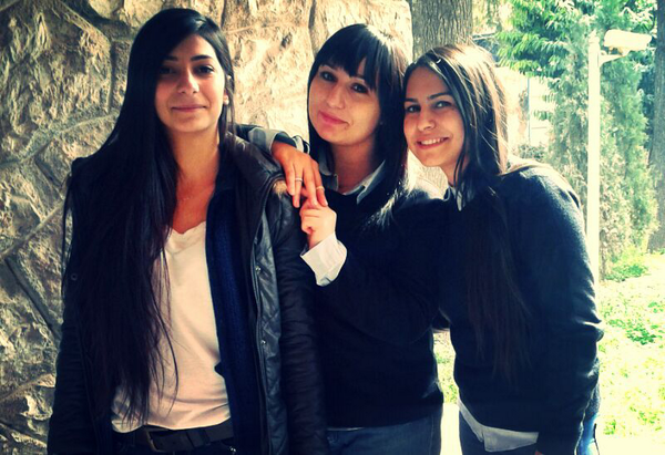 ozkayagamze123's tweet photo. @Tugbaaklc1 @neyapmakgerek  iyi günde Kötü günde ;) http://t.co/xHwiVqhVuq