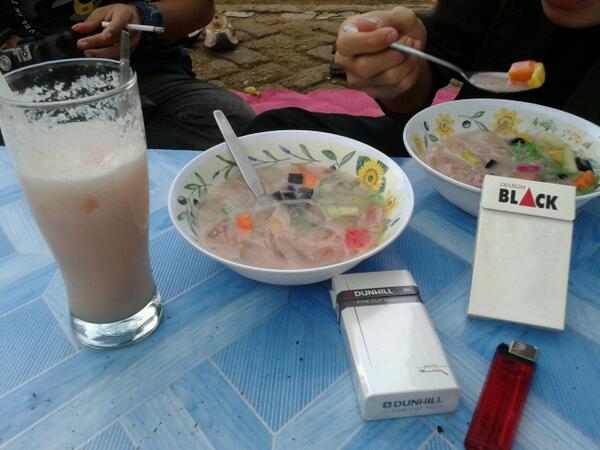 Wisata_Batang's tweet photo. #WisataBatang @RpKIBAR:

Indahnya buah segar dan juice lemon at alun alun Kab. Batang https://t.co/4SOcPHj9xZ