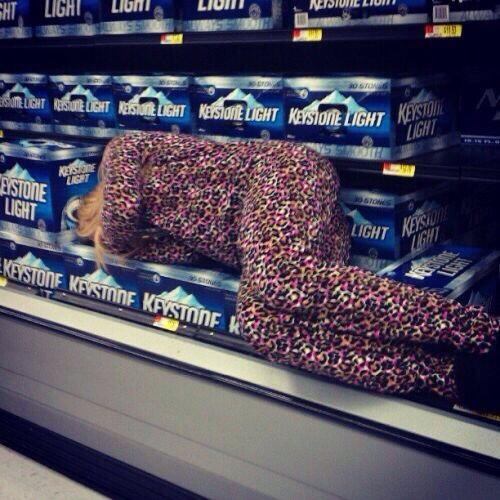 DrunkPicsDaily tweet media