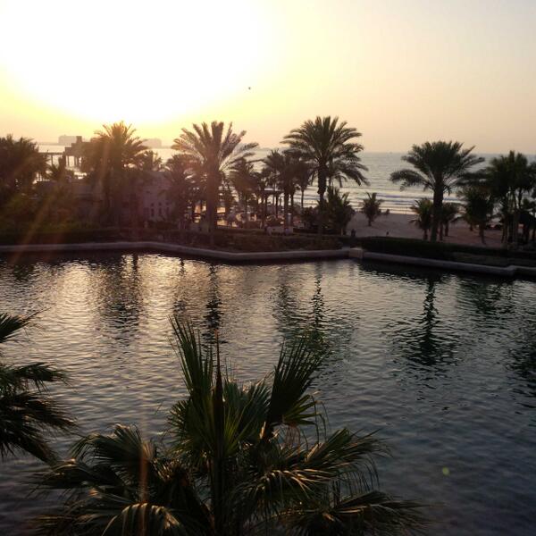 katiewarner1's tweet photo. Amazing sunset http://t.co/4EV20GCeyJ