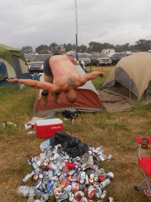 DrunkPicsDaily tweet media