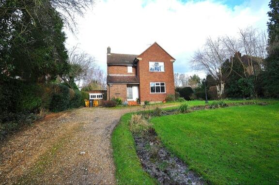 shepherdshod's tweet photo. #nazeing #project this detached has an amazing plot - 01992440044 to find out more http://t.co/olEXJtPTKj