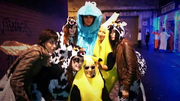 CanoLuismi's tweet photo. Muy buenos carnavales :) ahora toca darle al estudio @Celius95 @eliisiitah95 @PaulaMoreno1110 @AlexLaranjo #YDemás :) http://t.co/8ERWtgV0Um