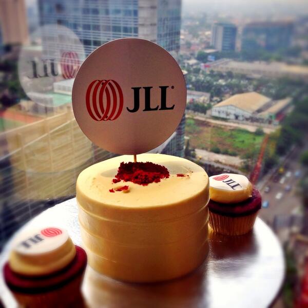 babuzka's tweet image. #helloJLL conquering Jakarta!