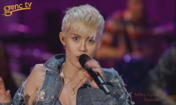 Miley Cyrus Özel Programı saat 15:30'da Genç TV'de sizlerle...