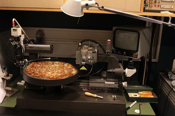 Is it possible to cut a record onto a pancake? only one way to find out... #HappyPancakeDay #shrovetuesday