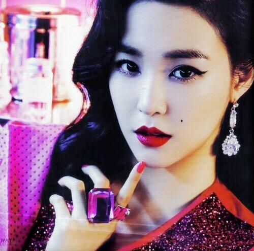 only9irls's tweet photo. Damn fake mole, damn red lips, damn that face! Everything about you is damn perfect
#소녀시대미스터미스터 http://t.co/HNt3IwAMRC