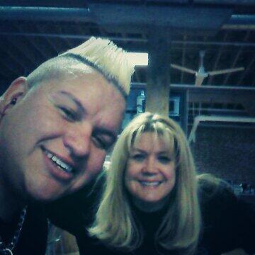 teamawesomebody's tweet image. Up at 5am to get chest in!! Early so eyes are still closed lol. #Project10Challenge #ChallengeAccepted #NPC