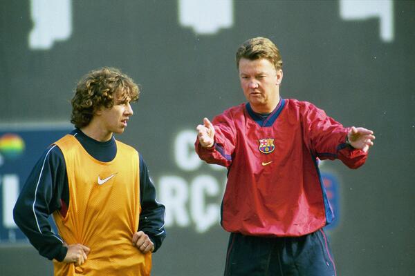 Canal Blaugrana on Twitter: "Puyol y Van Gaal, el entrenador que ...