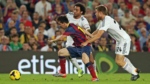 FCBarcelona_cat's tweet photo. Confirmació oficial. El Madrid-Barça es jugarà el diumenge 23 de març, a les 21 h http://t.co/tO1wj3uMZP http://t.co/RS74j63SQl