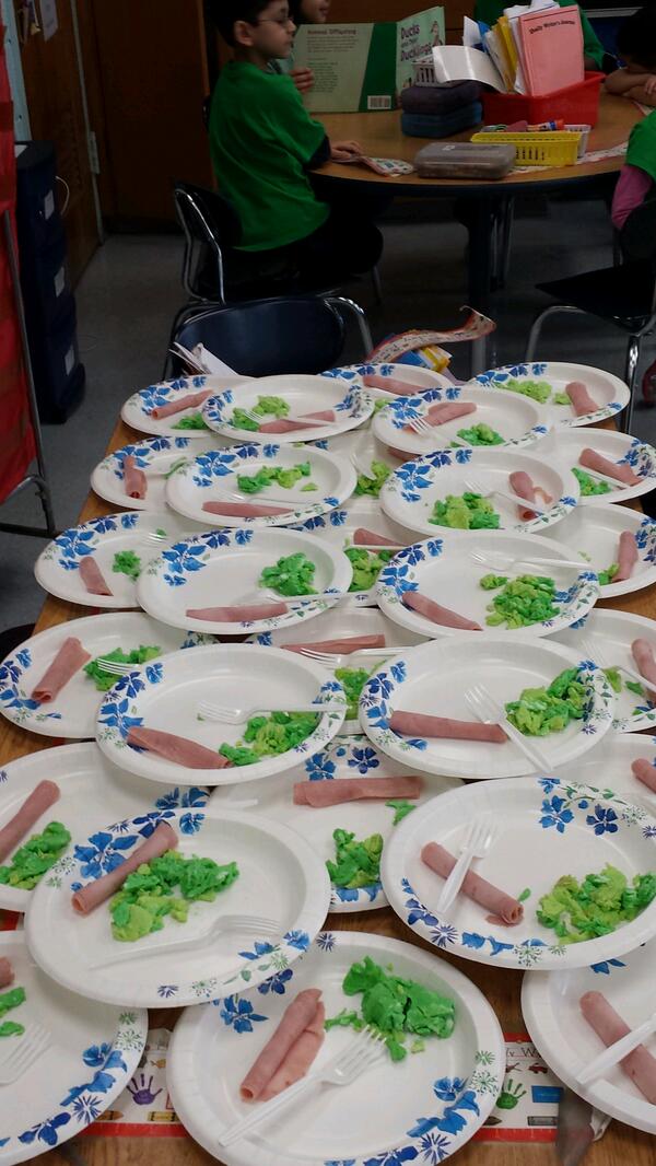 MrsPepe24's tweet photo. Do you like green eggs and ham?   We do! http://t.co/BjvZLUy58W