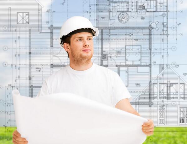 Мужчина в белой каске. Инженер. Животное которое считается архитектором и строителем. Образ строителя архитектора. Инженер конструктор.